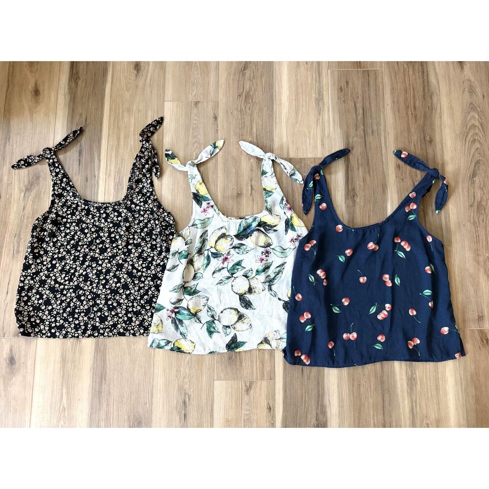 3 Womens Halter Top Sleeveless Shirts Blouses Bundle Lot by So Sz Large Cherries